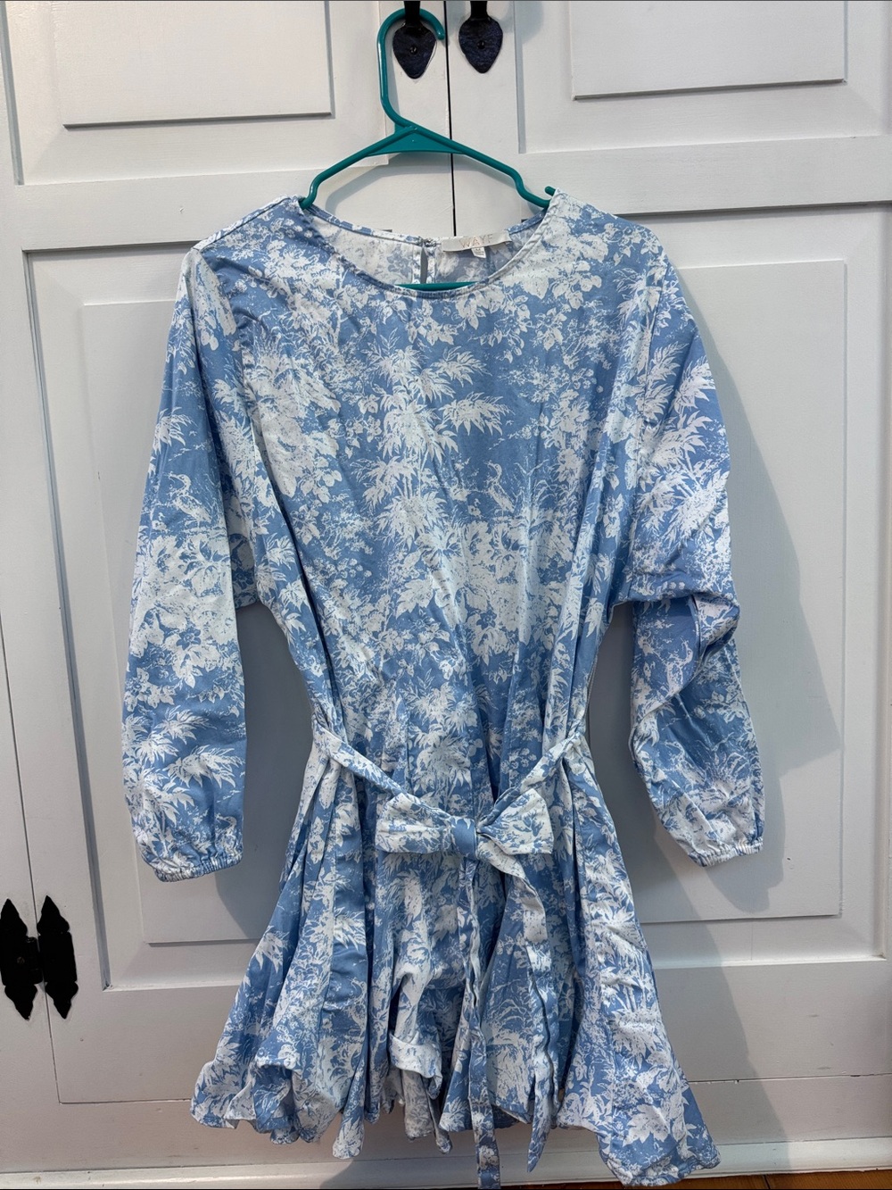 Like New Blue Floral Tie-Waist Casual Dress w/ String Ribbon Band & Long Sleeves